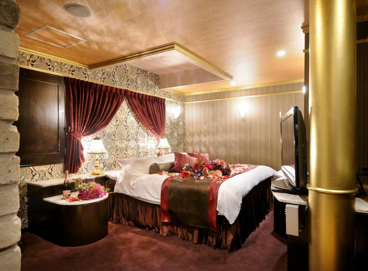 Hotel Love Ikutama -Adult Only Osaka Buitenkant foto